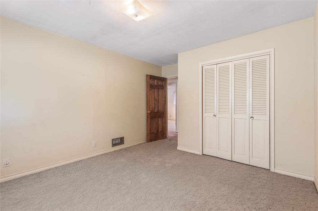 220 N Holly Property Photo 21