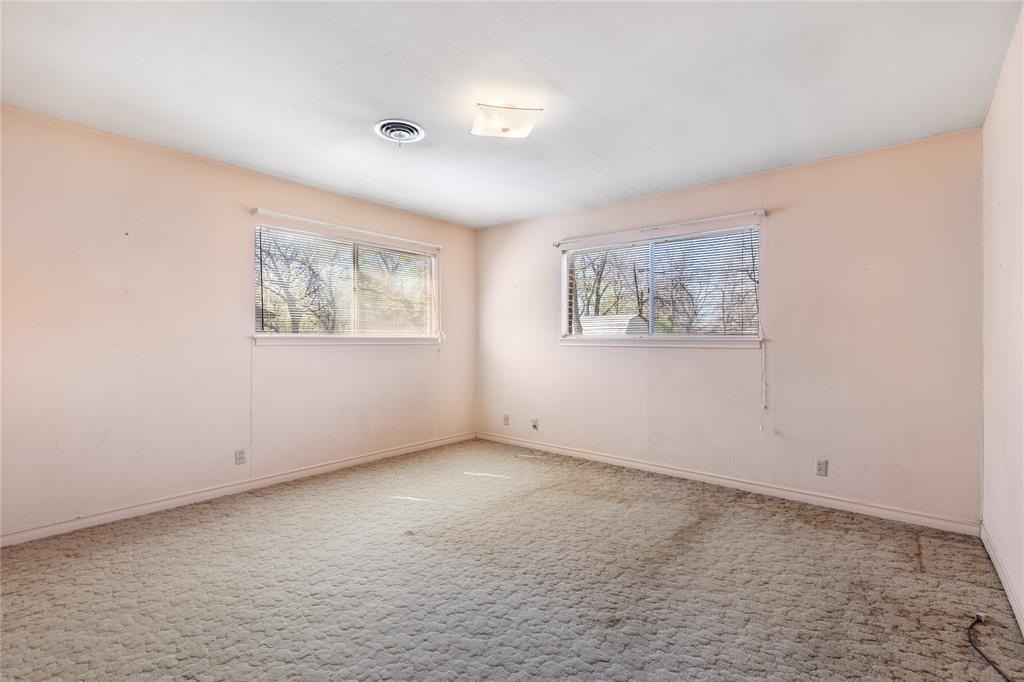 220 N Holly Property Photo 23
