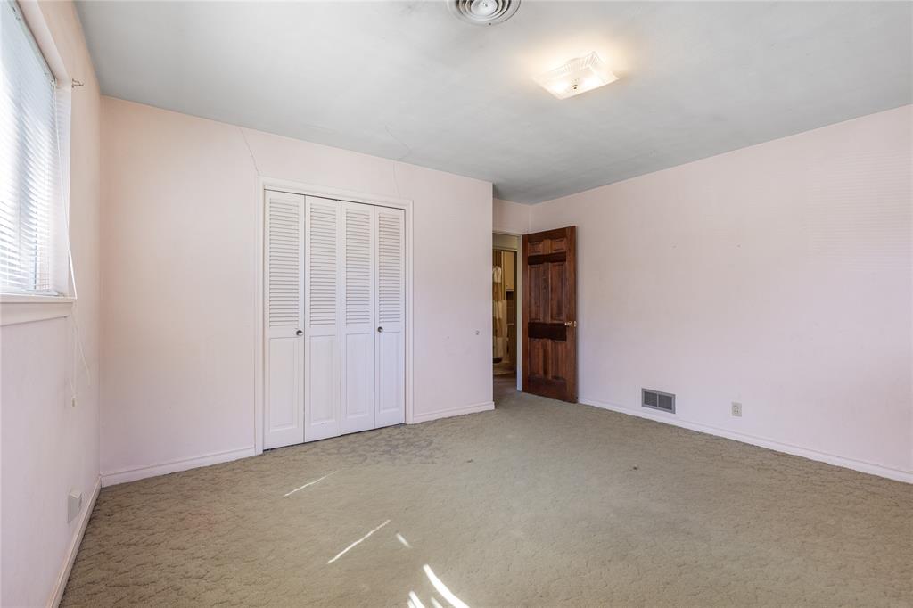 220 N Holly Property Photo 26