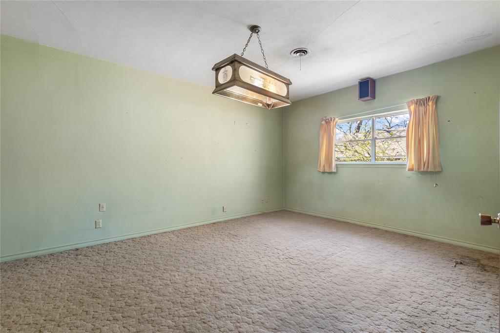 220 N Holly Property Photo 27