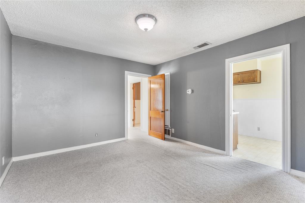 220 N Holly Property Photo 31
