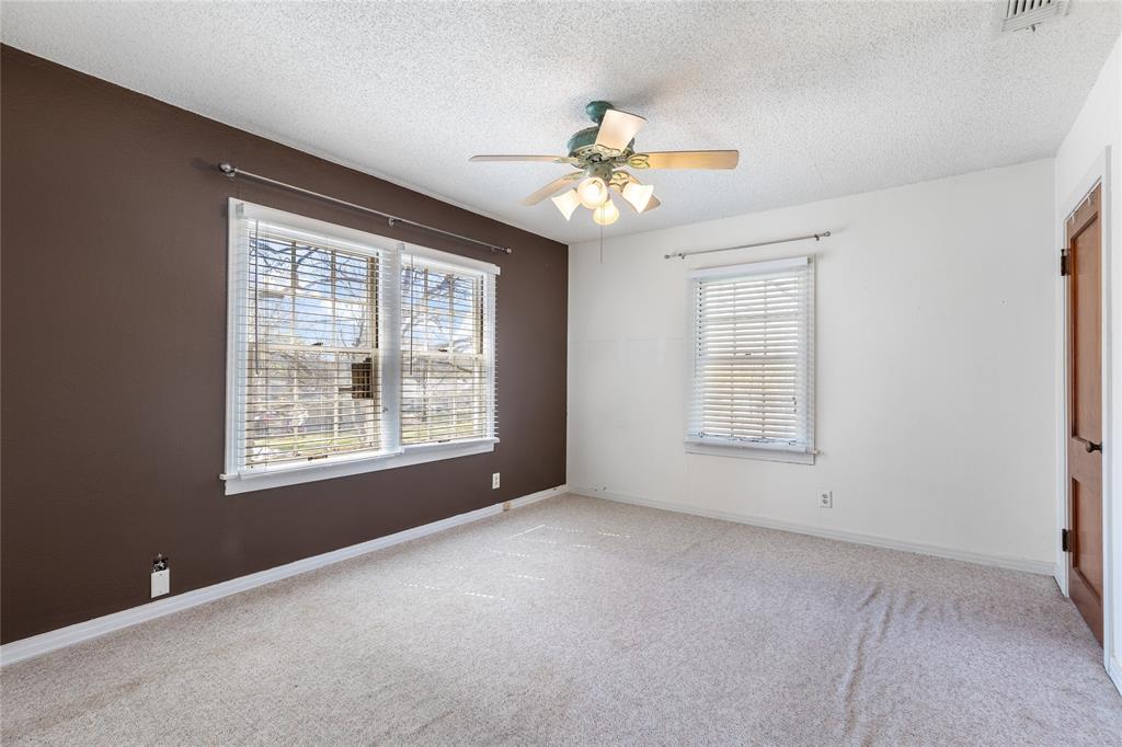220 N Holly Property Photo 33