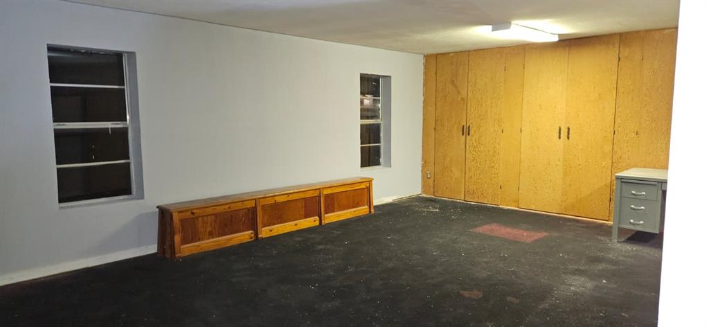532 N Travis Street Property Photo 15