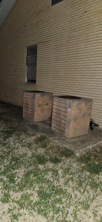 532 N Travis Street Property Photo 25