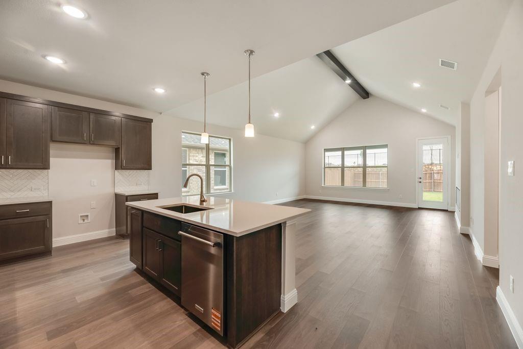1055 Birdie Street Property Photo 11