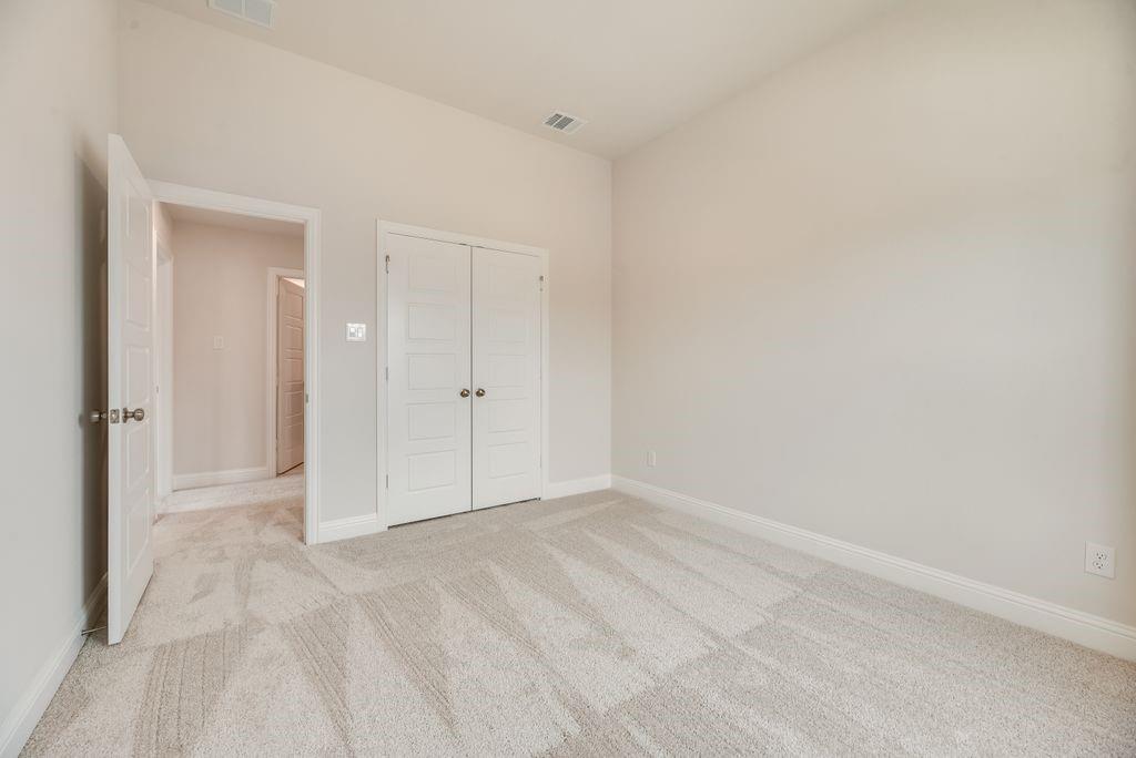 1055 Birdie Street Property Photo 20