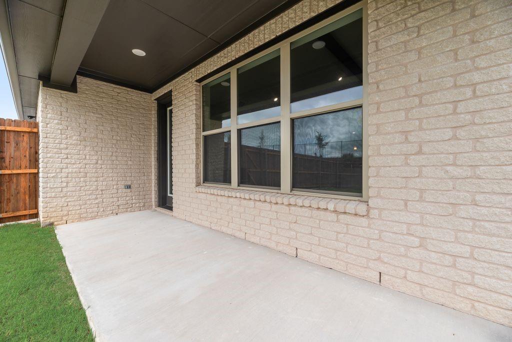 1055 Birdie Street Property Photo 28