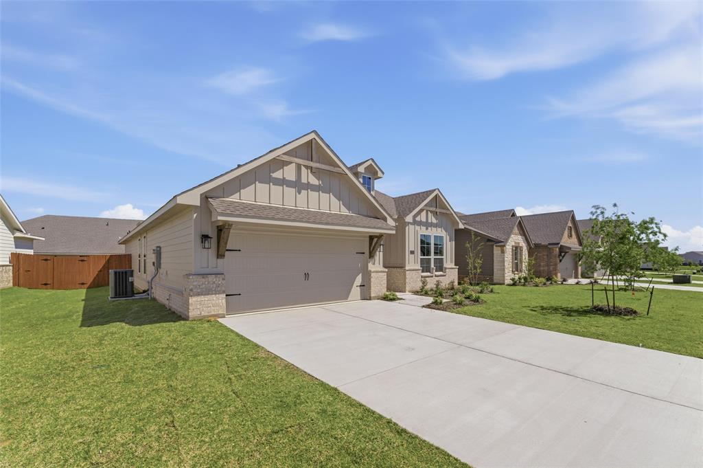 1225 Sabine River Lane Property Photo 4