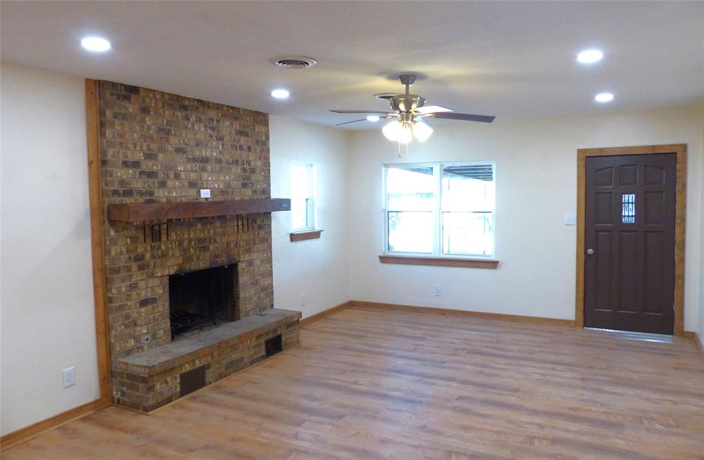 1922 S Pine Property Photo 2