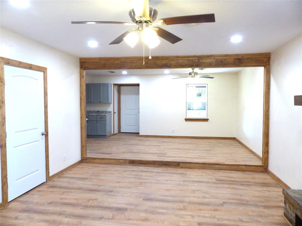 1922 S Pine Property Photo 6