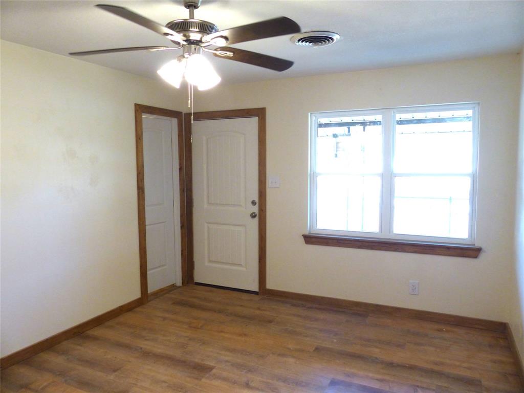 1922 S Pine Property Photo 8