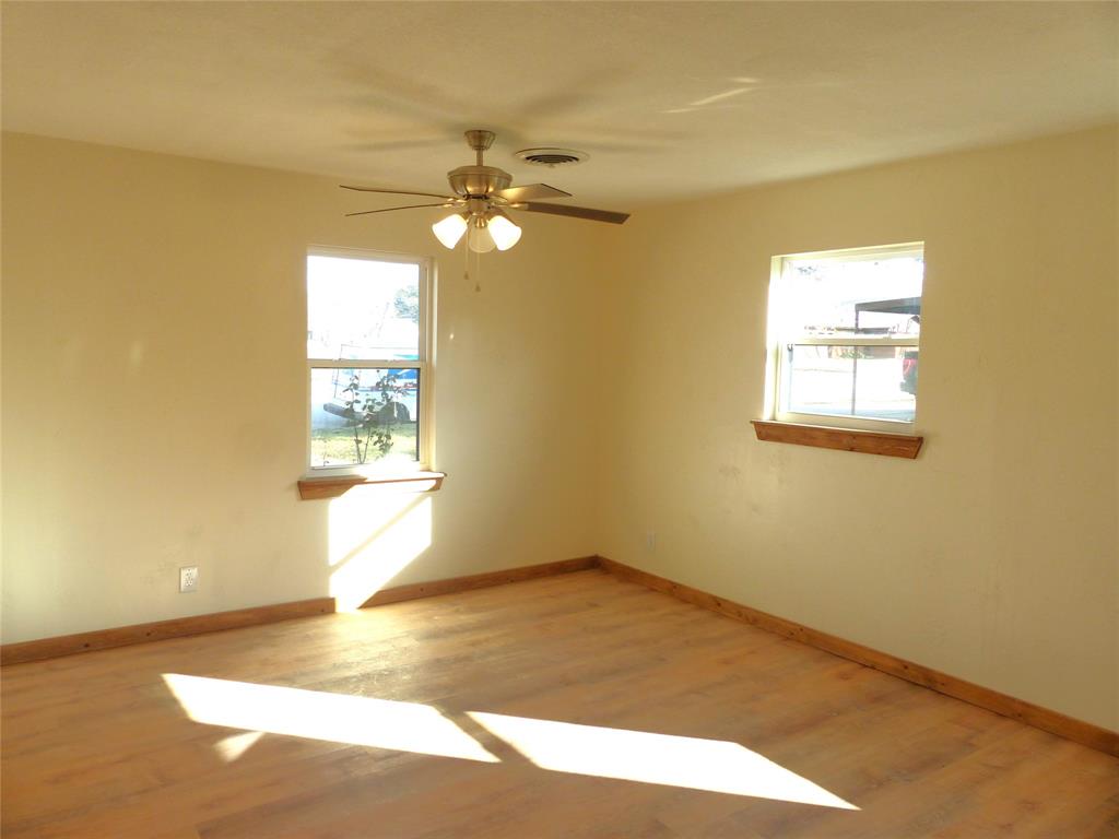 1922 S Pine Property Photo 10