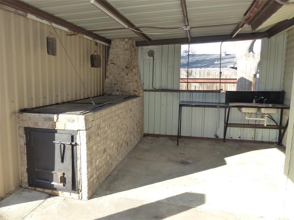 1922 S Pine Property Photo 19