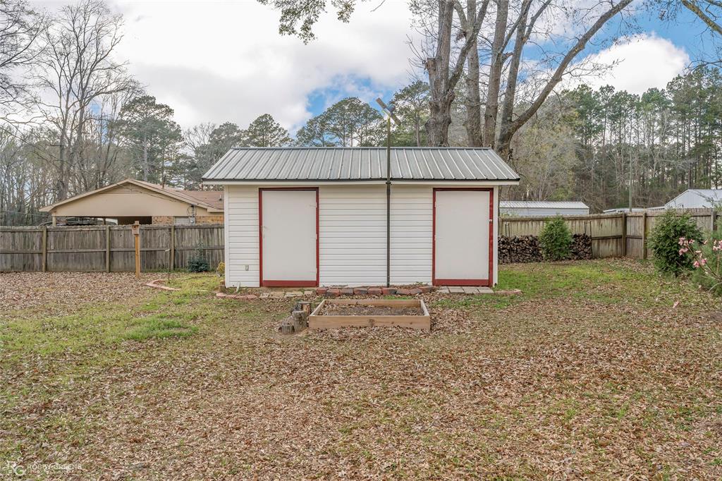 240 Mcdowell Street Property Photo 6