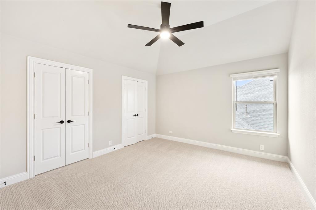 2724 Railway Street Property Photo 33