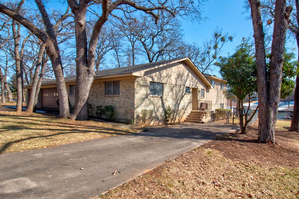207 Kiowa Drive Property Photo 3