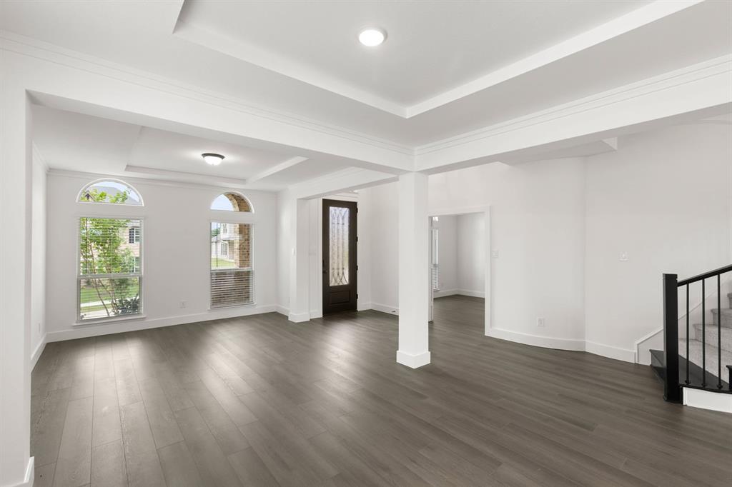 413 Newpark Boulevard Property Photo 8