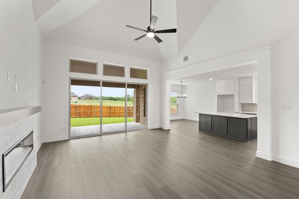 413 Newpark Boulevard Property Photo 14