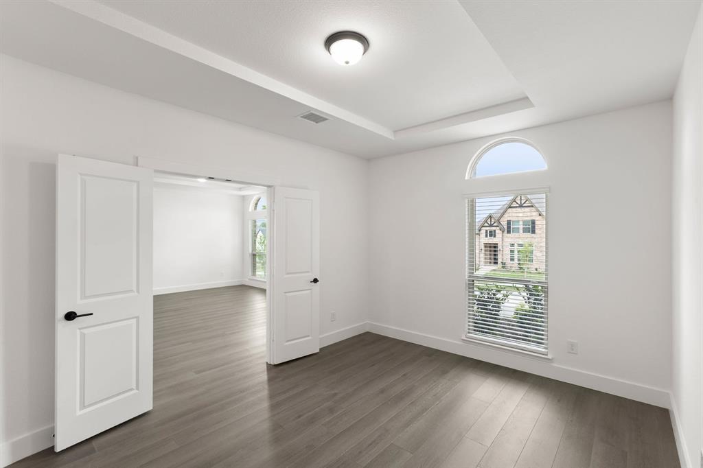 413 Newpark Boulevard Property Photo 23
