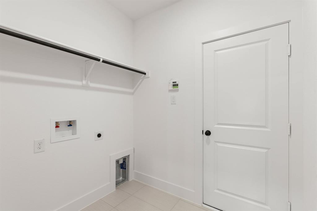 413 Newpark Boulevard Property Photo 24