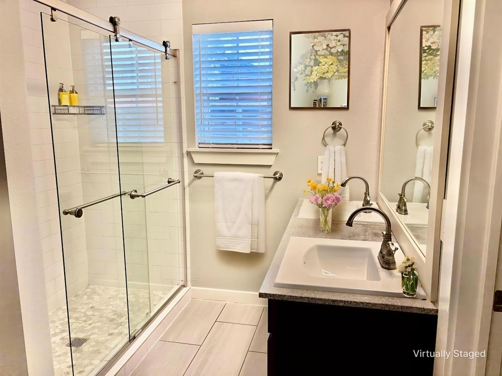 5644 E Side Avenue Property Photo 10