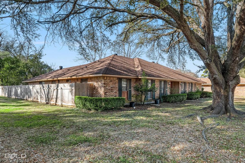 429 Kenshire Court Property Photo 6