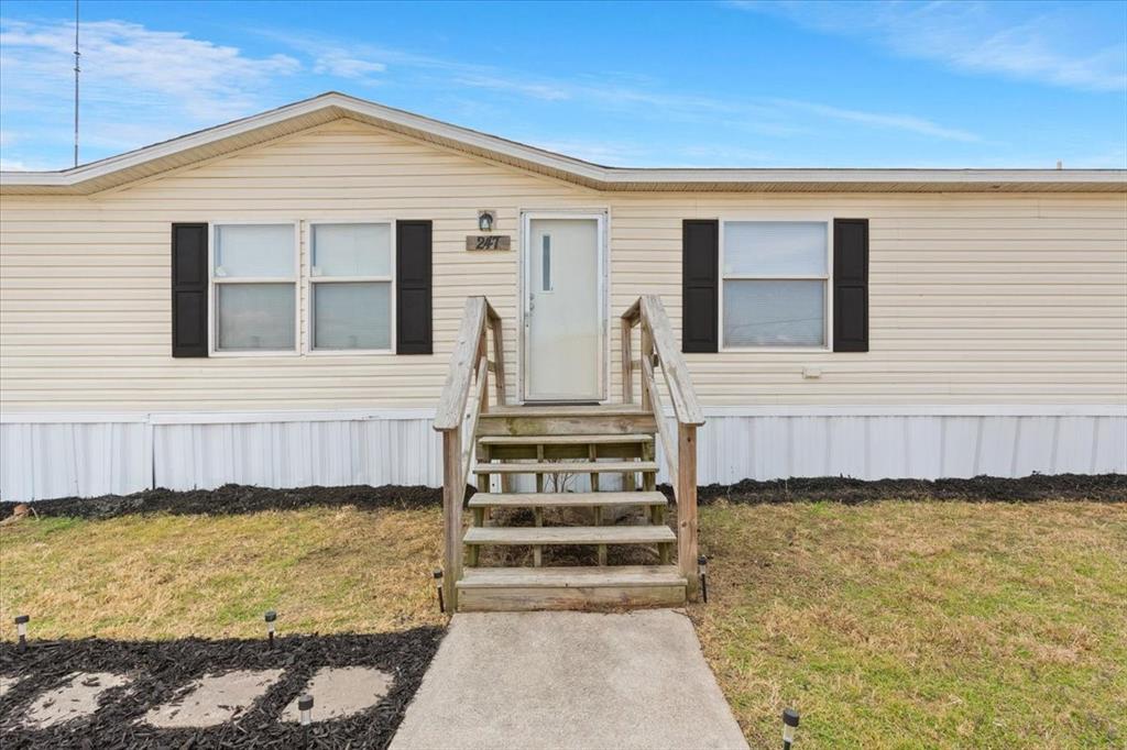 247 N Lake Street Property Photo 4