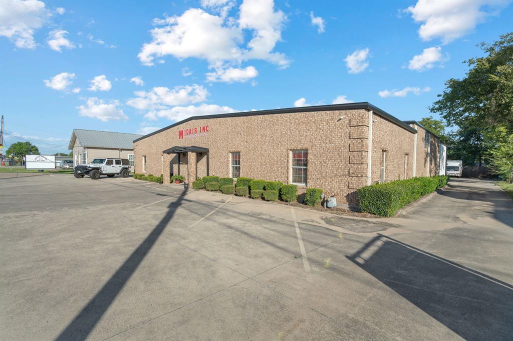 132 W Mcleroy Boulevard