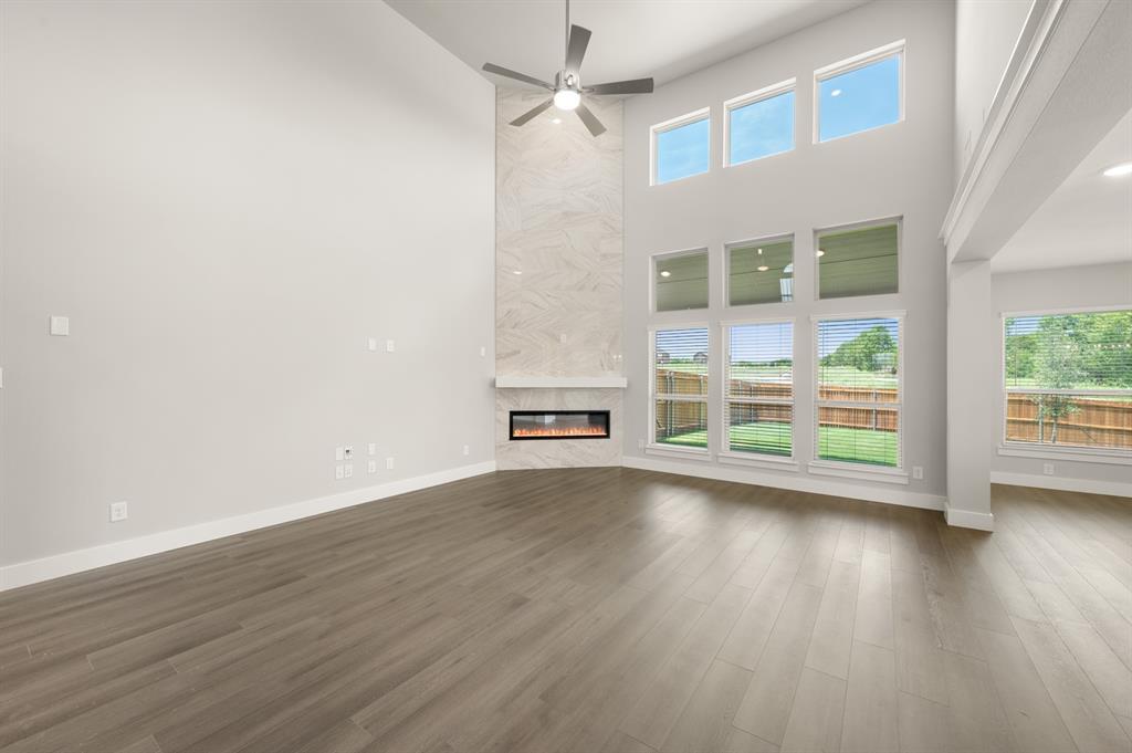 425 Newpark Boulevard Property Photo 8