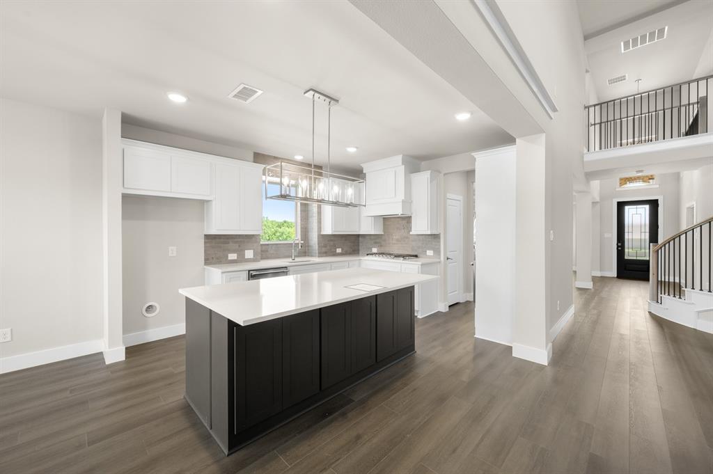 425 Newpark Boulevard Property Photo 11