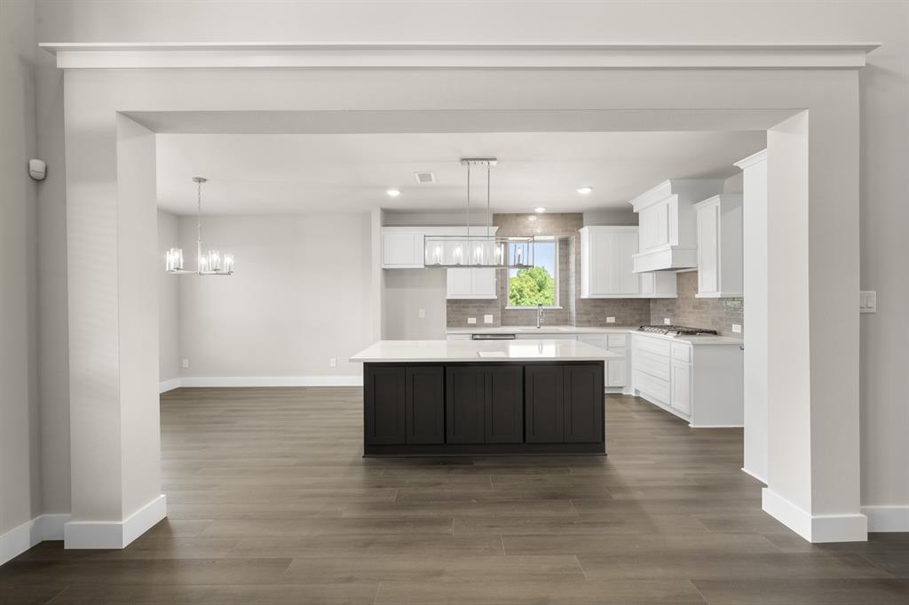 425 Newpark Boulevard Property Photo 12