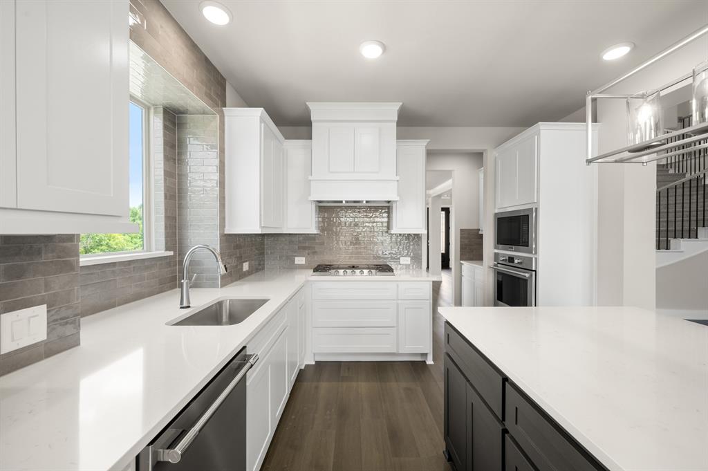 425 Newpark Boulevard Property Photo 13