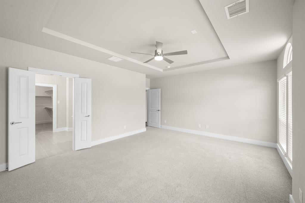 425 Newpark Boulevard Property Photo 18
