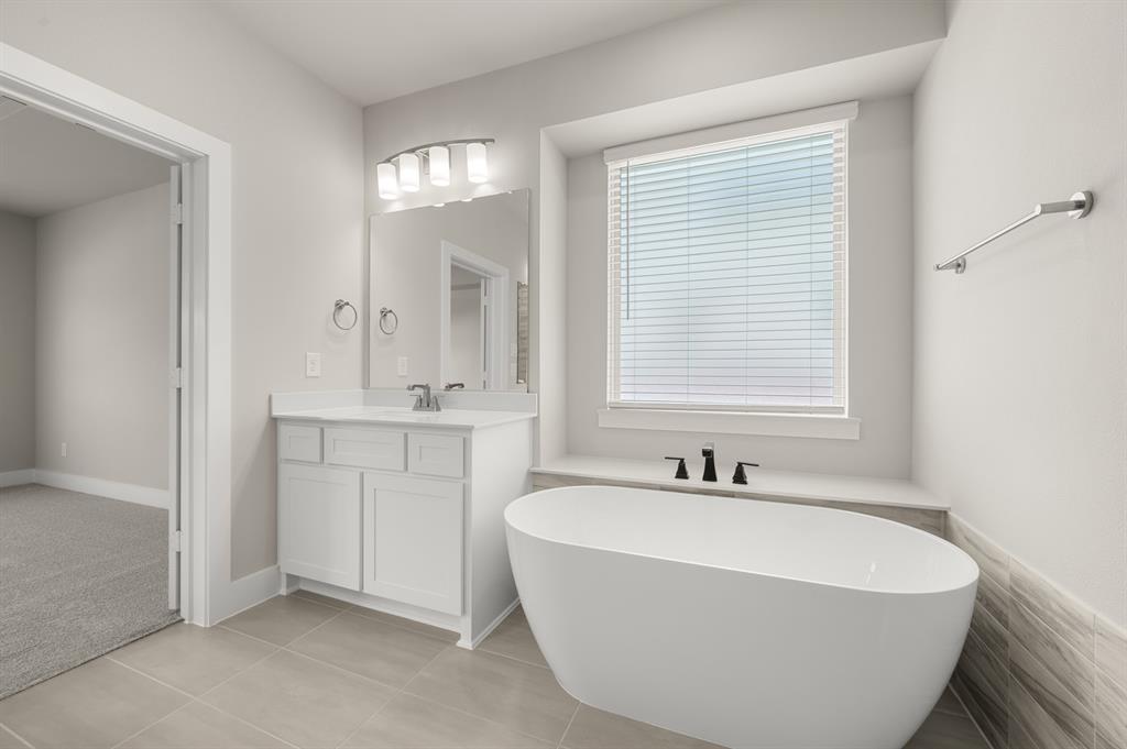 425 Newpark Boulevard Property Photo 20