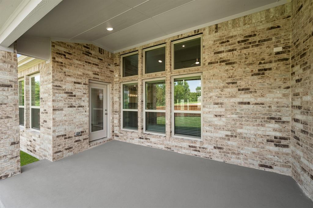 425 Newpark Boulevard Property Photo 25