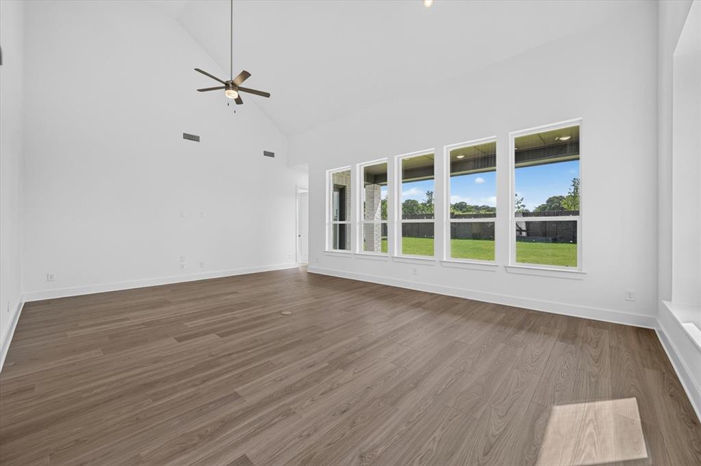 9813 Oak Glade Drive Property Photo 8