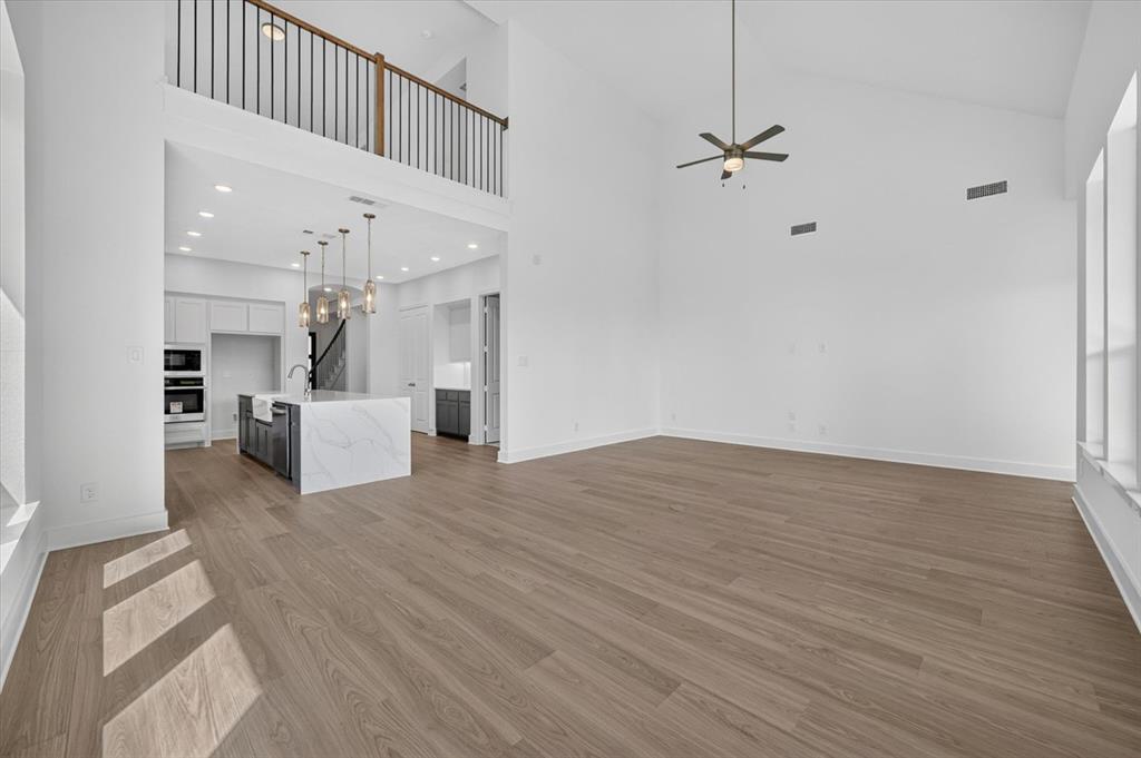 9813 Oak Glade Drive Property Photo 16