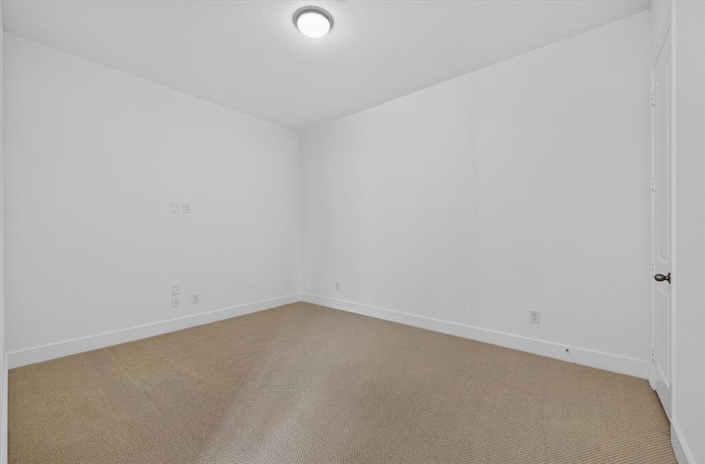 9813 Oak Glade Drive Property Photo 22