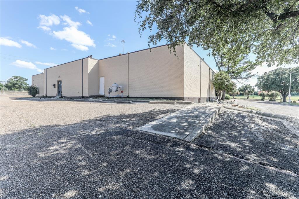 7471 Marvin D Love Property Photo 3