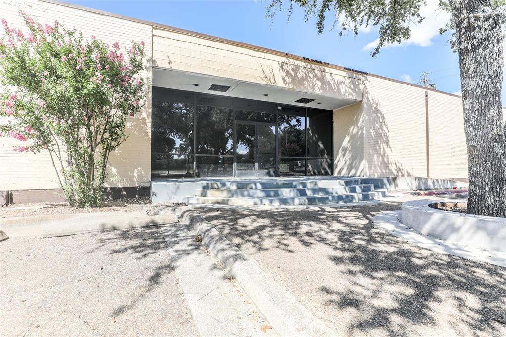 7471 Marvin D Love Property Photo 5