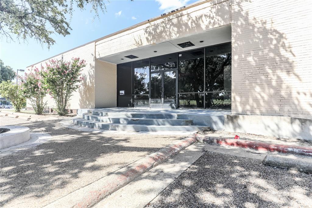7471 Marvin D Love Property Photo 6