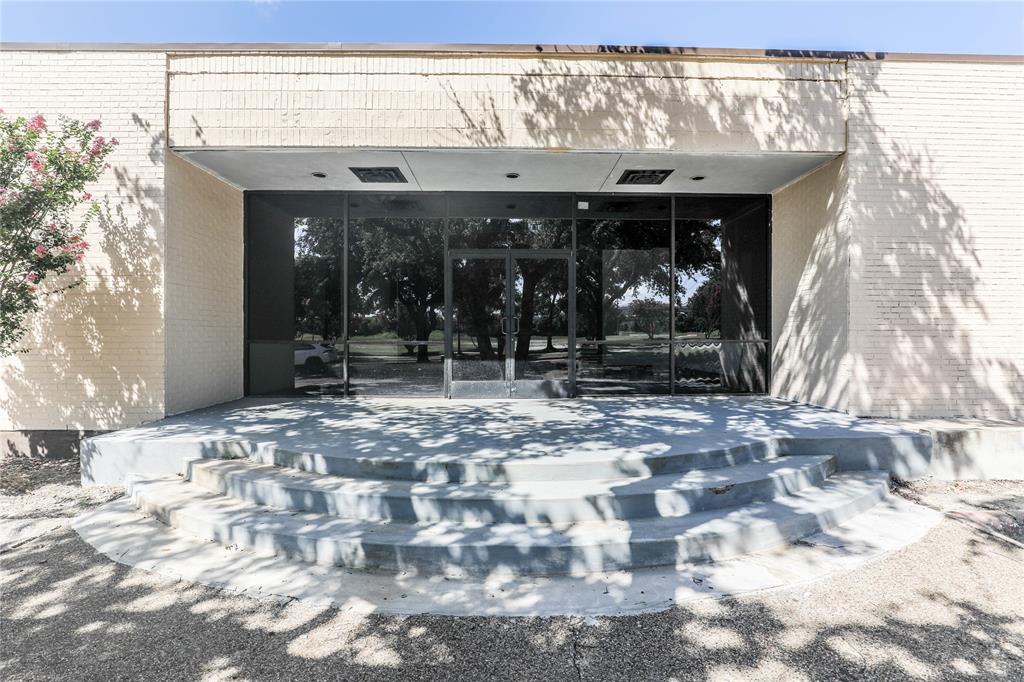 7471 Marvin D Love Property Photo 7