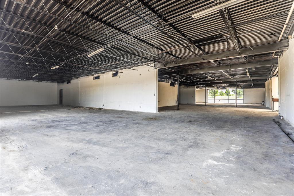 7471 Marvin D Love Property Photo 13