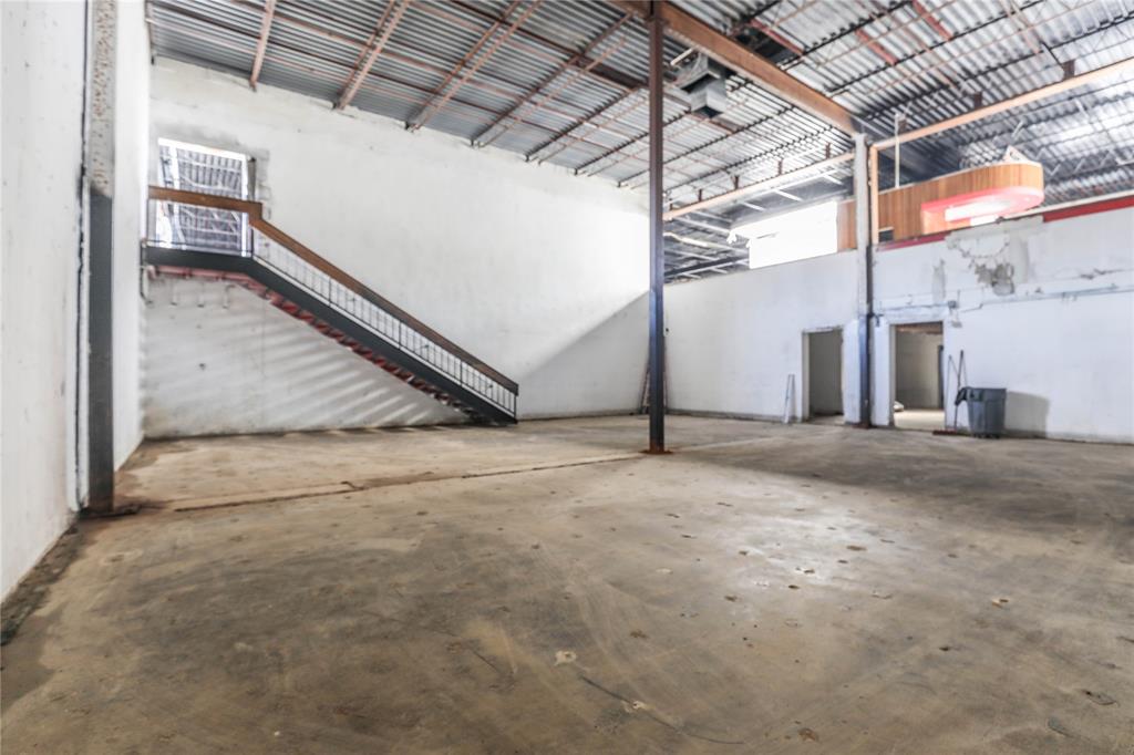 7471 Marvin D Love Property Photo 14