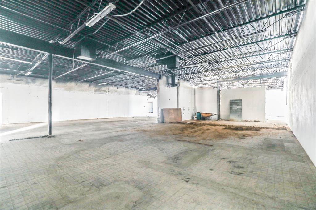7471 Marvin D Love Property Photo 22