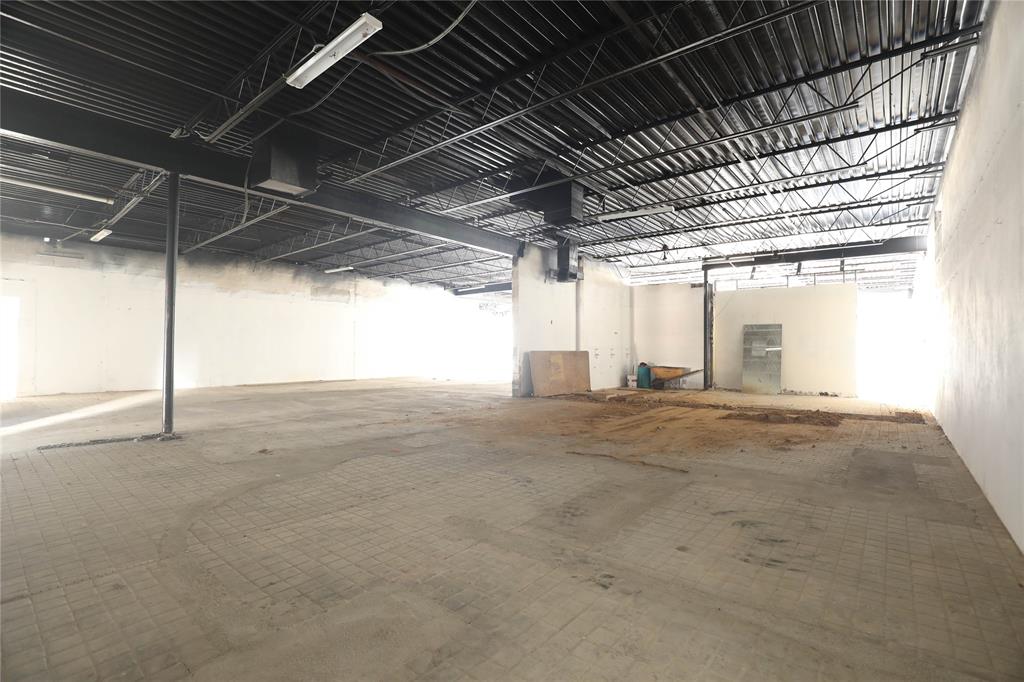 7471 Marvin D Love Property Photo 23