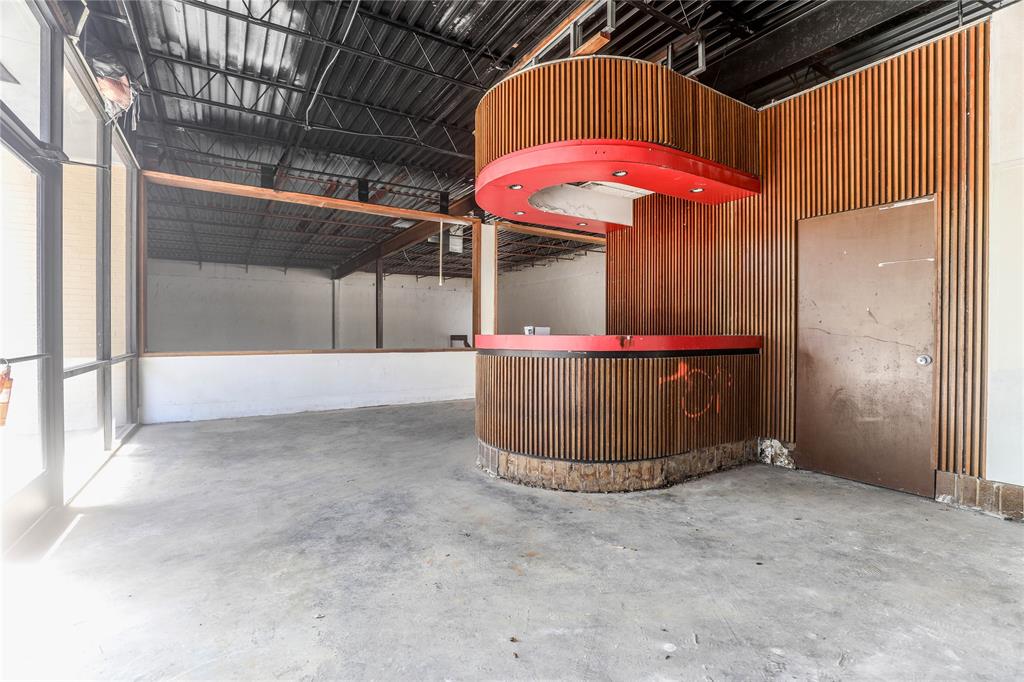 7471 Marvin D Love Property Photo 26