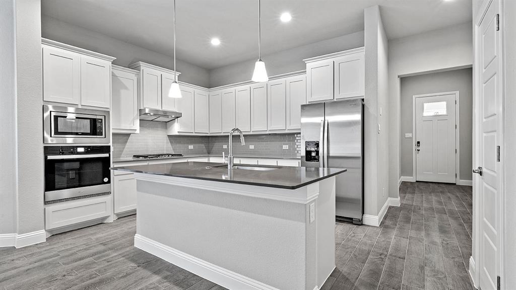2509 Goldfinch Drive Property Photo 2
