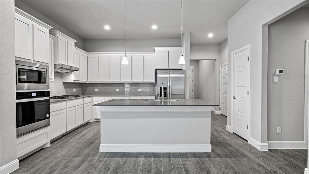 2509 Goldfinch Drive Property Photo 3