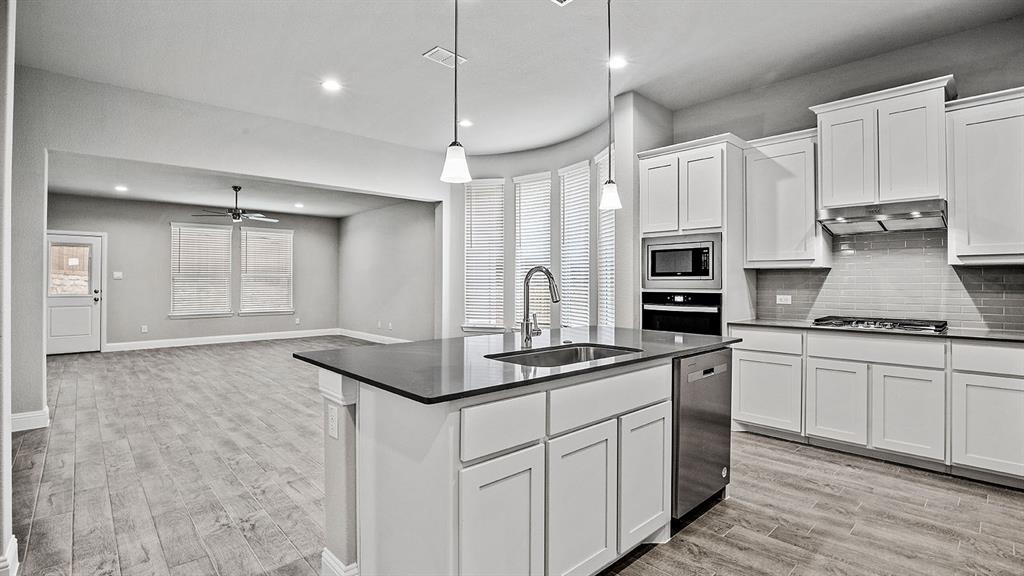 2509 Goldfinch Drive Property Photo 4